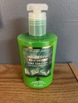 New Bath And Body Works Moisturizing Hand Sanitizer Vanilla Bean Noel 7.6oz. Fixed Price $22.99.