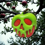 New Bath And Body Works Disney Evil Queen Poison Apple Pocketbac Holder Glow. Fixed Price $15.73.